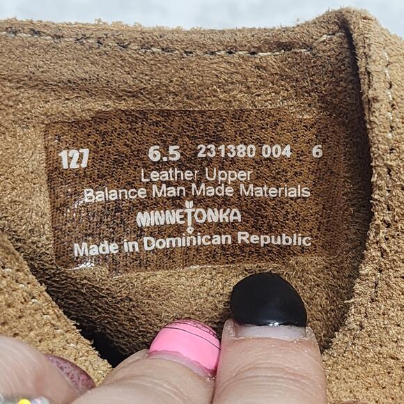 Minnetonka Tan Suede Gwen Fringe Sneakers Size 6.5 - Picture 4 of 8